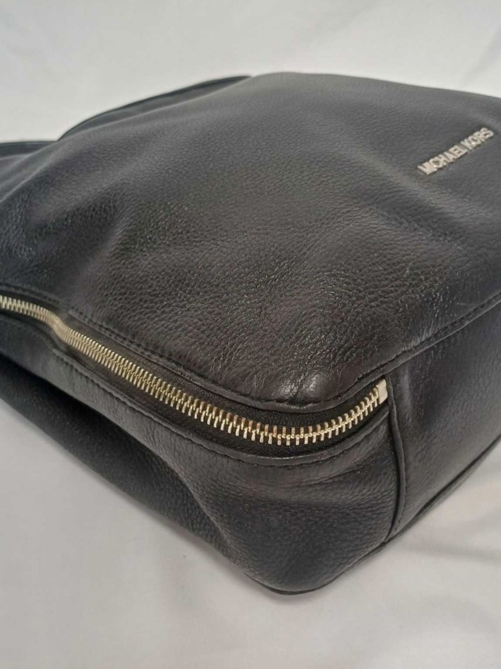 Michael Kors Essex Black Pebbled Leather Shoulder Hobo Bag - Picture 4 of 7